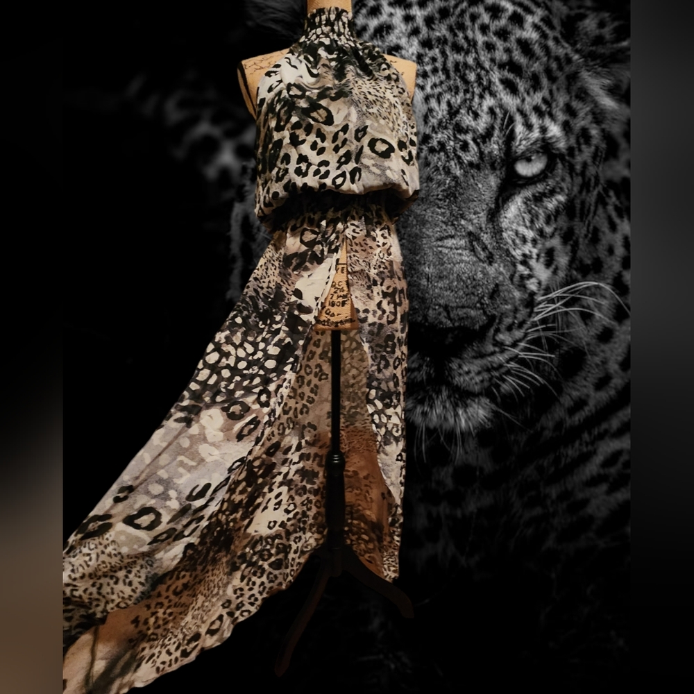 Venus Animal Print Maxi top. Size S. New In Package - Picture 8 of 11